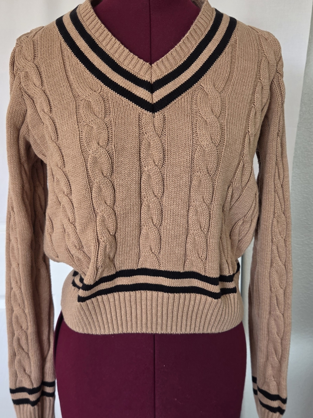Hope & Henry Cable-Knit V-Neck Sweater with Black Stripes Preppy SIZE M Academia